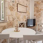 Lagadia Stone House * Áyios Nikítas