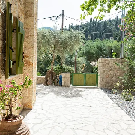 Lagadia Stone House شقة *