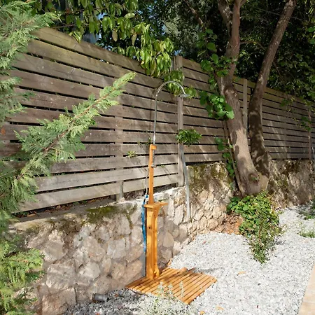 Lagadia Stone House شقة *