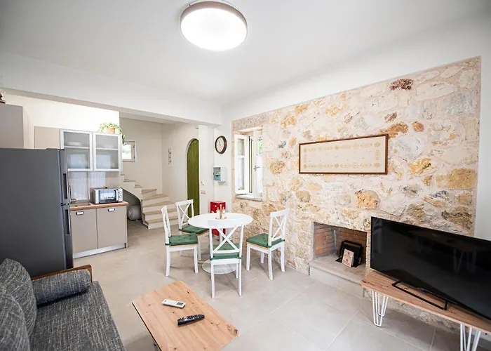 Apartment Lagadia Stone House *